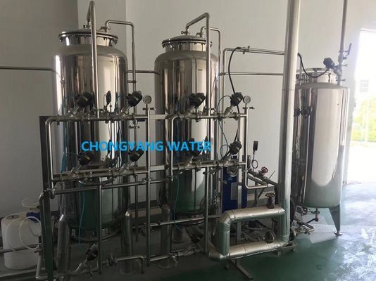 Système de production d'eau pharmaceutique avec osmose inverse et EDI sanitables à l'eau chaude