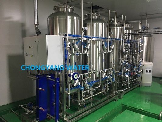Système de production d'eau pharmaceutique avec osmose inverse et EDI sanitables à l'eau chaude