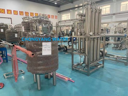 Fabrique de distillation pharmaceutique à plusieurs colonnes