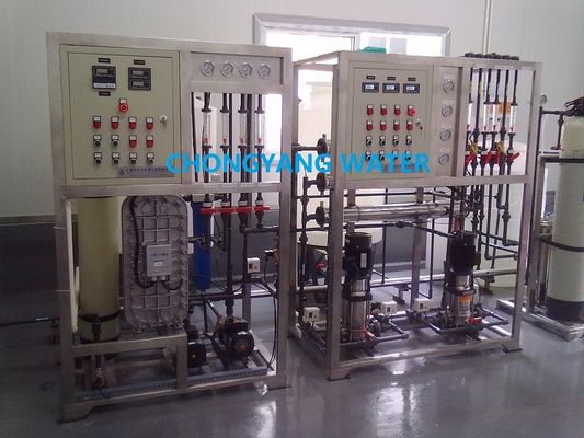 Système de traitement de l'eau des usines industrielles RO PLC Filtre à eau industriel