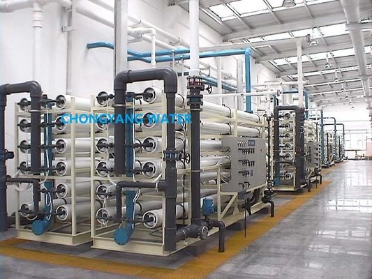 20 M3/h Capacité de sortie Toray / Dow Membrane 8080 Système de traitement de l'eau d'alimentation de la chaudière